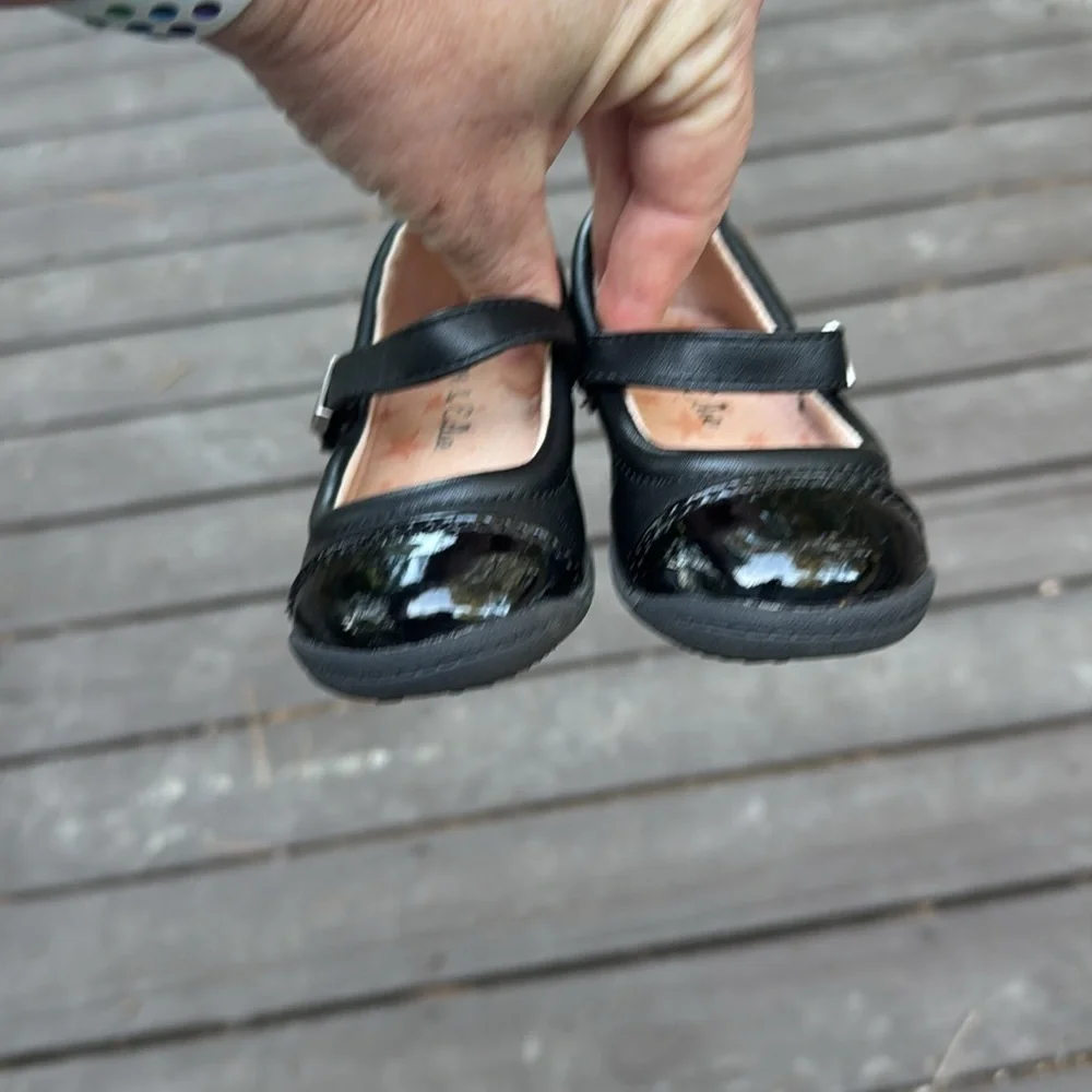 Olive & Edie Darcie Black Mary Jane Girls Shoes size 5M
